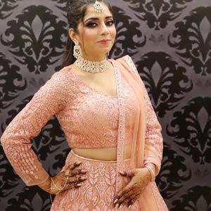 Meet your Posher, Aparna